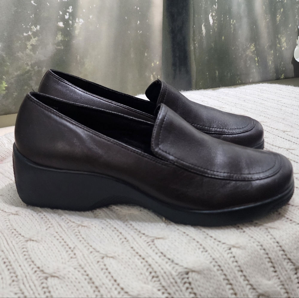 Easy Spirit Women's Dark Brown Loafers - Picture 2 of 9